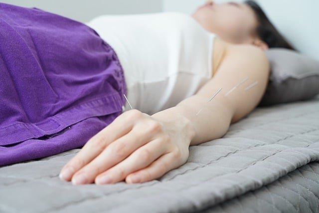 traditional medicine, korean medicine, acupuncture, pulse, diagnosis, wellness, clinic, cupping therapy, cupping
